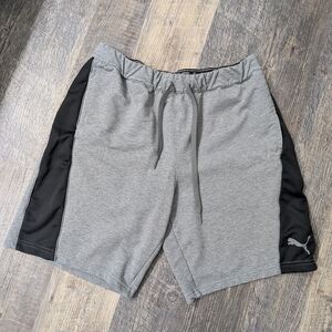 Puma Like New Athletic Shorts Size Medium